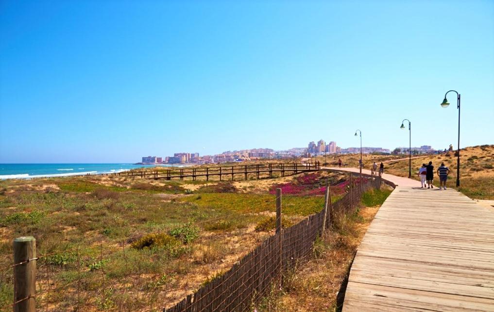Apartment With Pool, Sea Views & Balcony Less Than 10Min Walk To La Mata Beach! تورّيفيِخا المظهر الخارجي الصورة