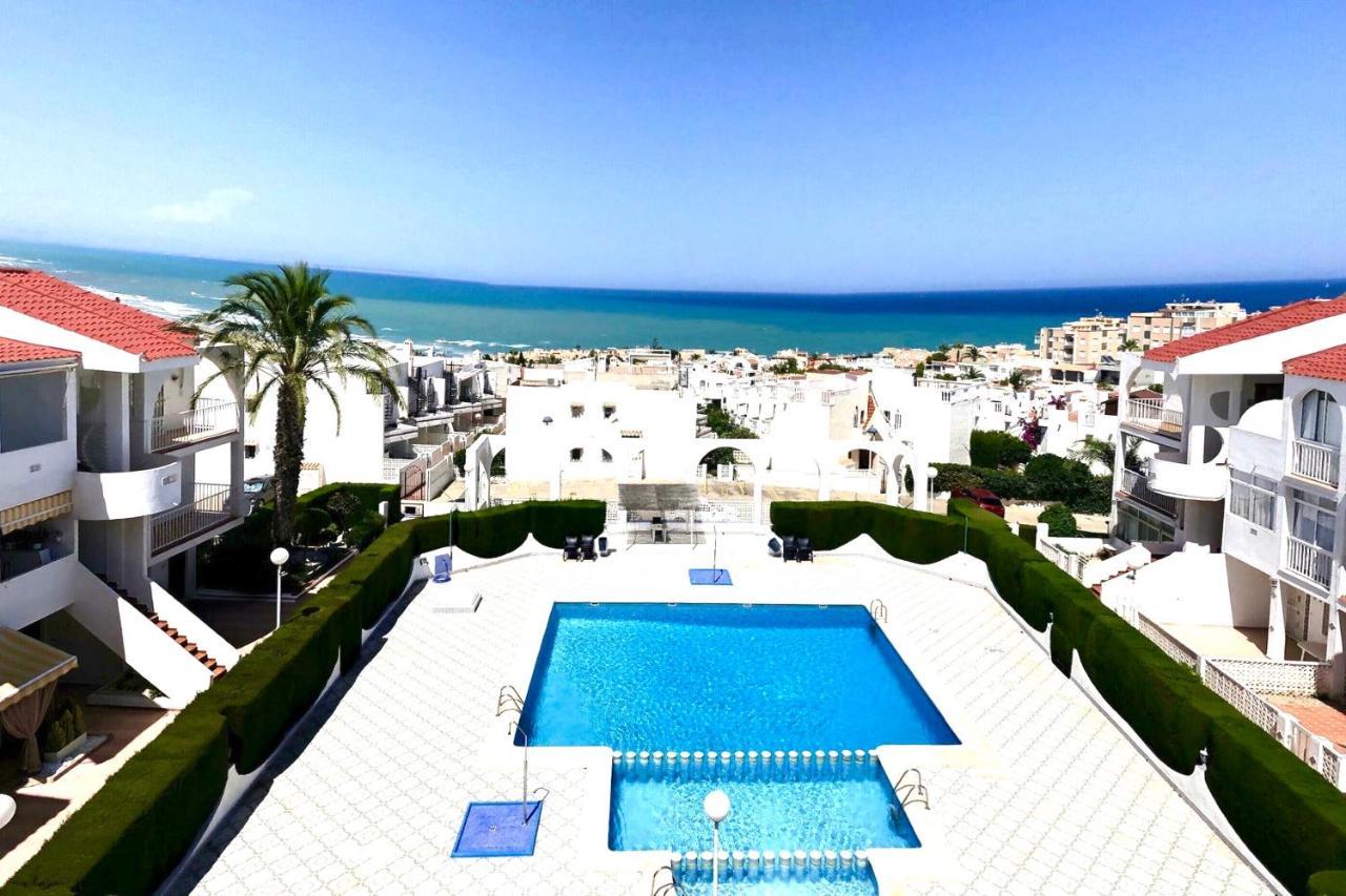 Apartment With Pool, Sea Views & Balcony Less Than 10Min Walk To La Mata Beach! تورّيفيِخا المظهر الخارجي الصورة
