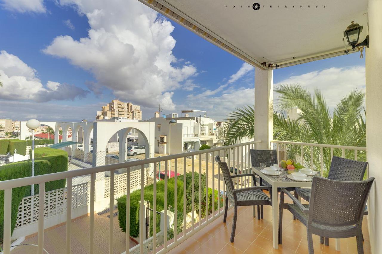 Apartment With Pool, Sea Views & Balcony Less Than 10Min Walk To La Mata Beach! تورّيفيِخا المظهر الخارجي الصورة